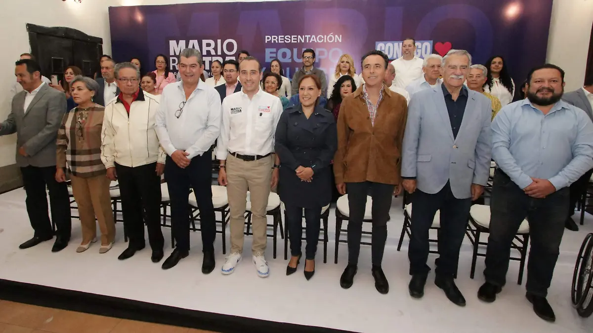 Mario Riestra Piña, presentó al equipo que lo acompañará durante el periodo de campañas